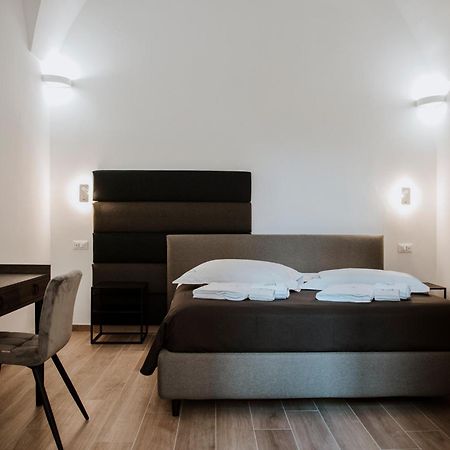 Signuria Dimora Esclusiva Bed & Breakfast Лече Екстериор снимка