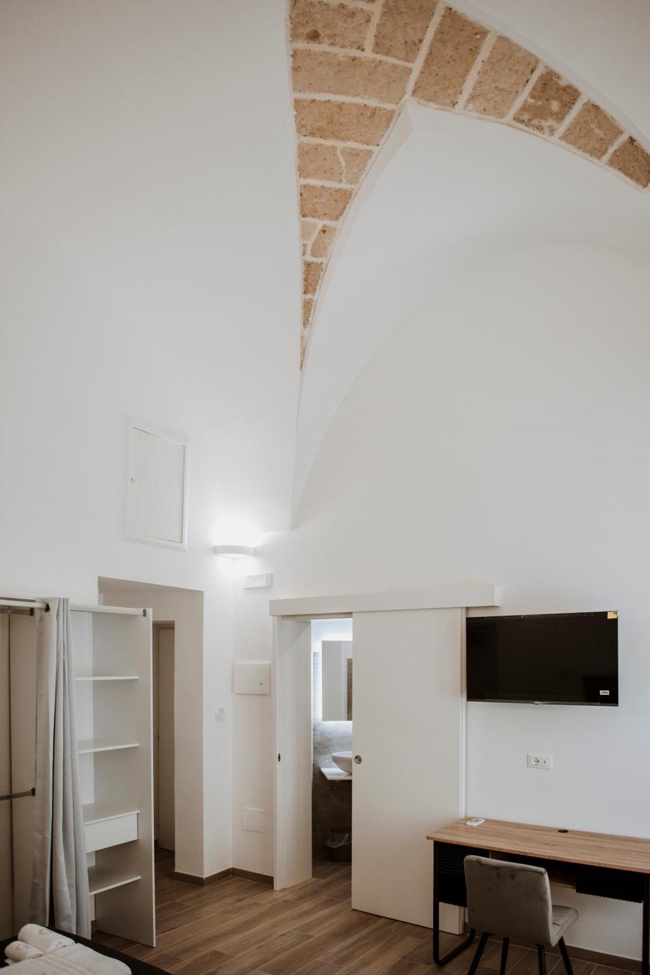 Signuria Dimora Esclusiva Bed & Breakfast Лече Екстериор снимка